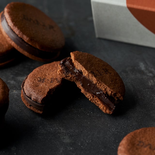 カカオサンドクッキー（ダーク）