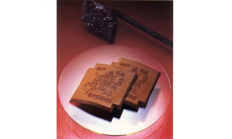 瓦せんべい16枚入箱｜亀井堂総本店｜【公式】関西旅日記|大阪国際空港